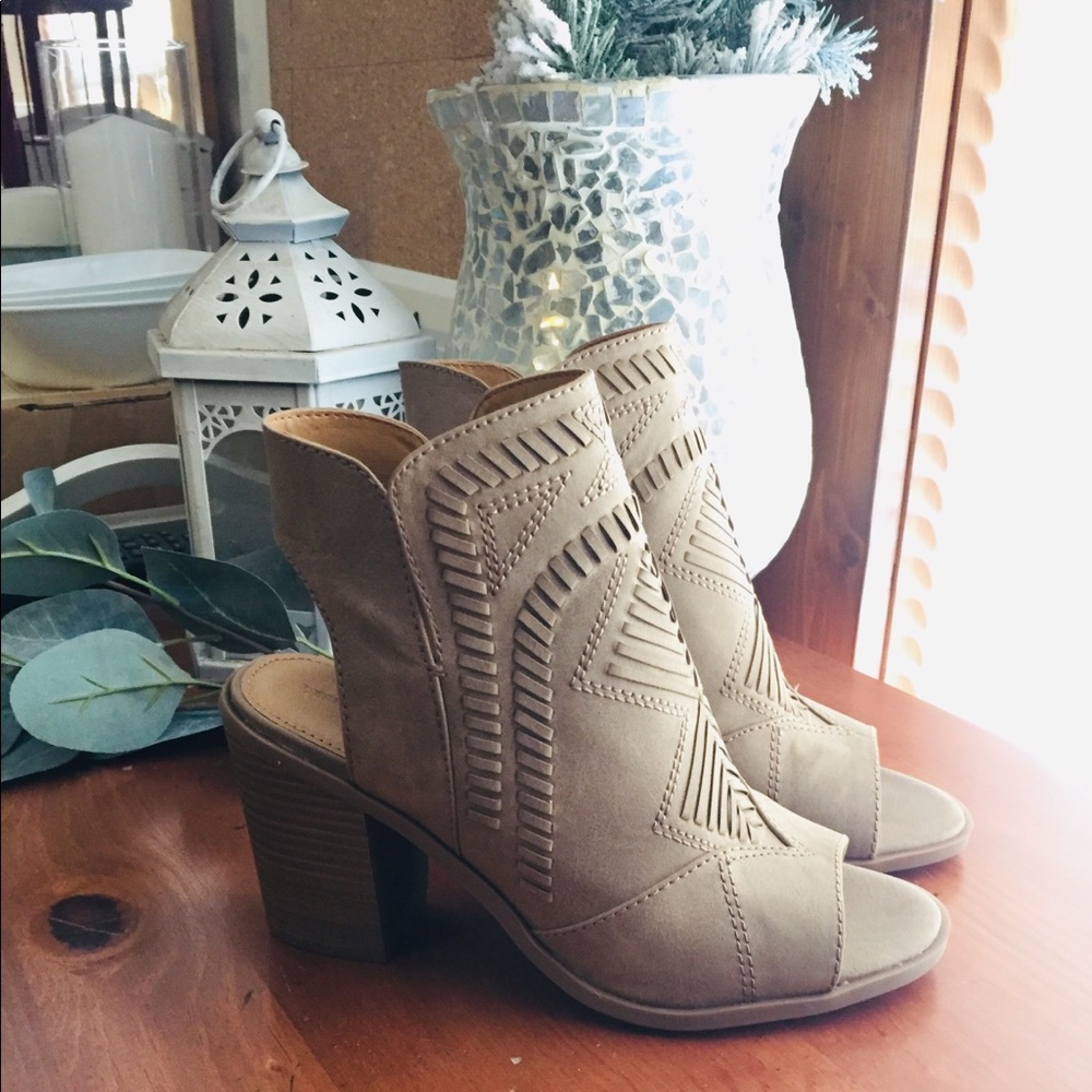 Universal Threads Peep-Toe Ankle Booties